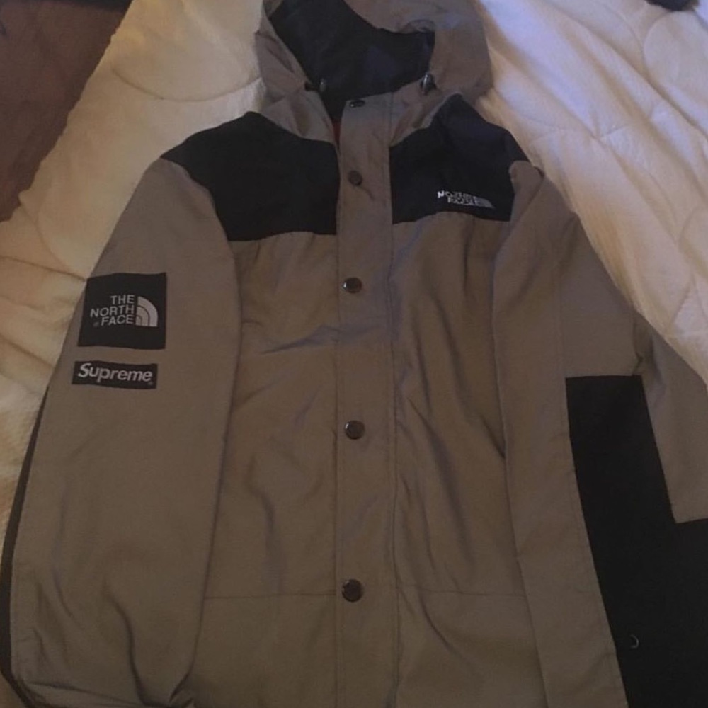 Northface supreme colab,windbreaker